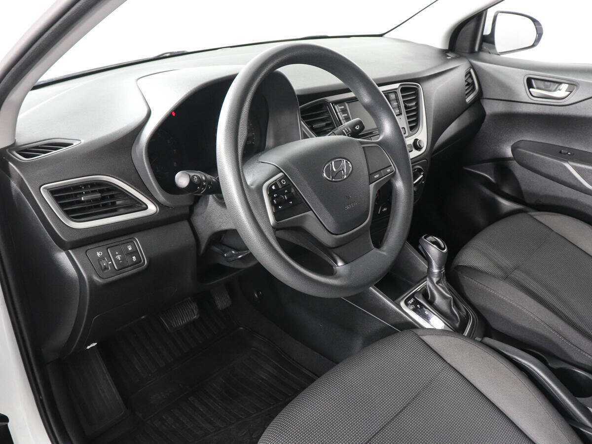 Купить Hyundai Solaris, 2017, 111 194 км, фото №9