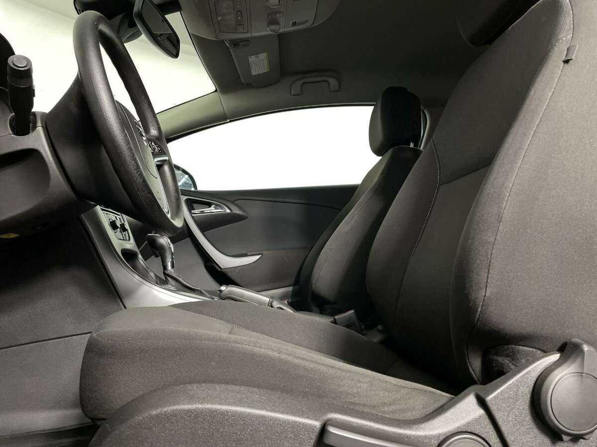 Купить Opel Astra GTC, 2013, 138 930 км, фото №10