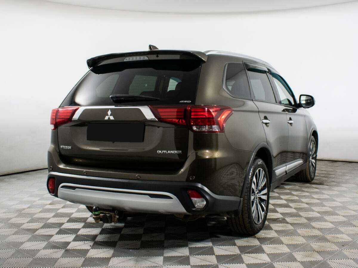 Купить Mitsubishi Outlander, 2018, 113 000 км, фото №2