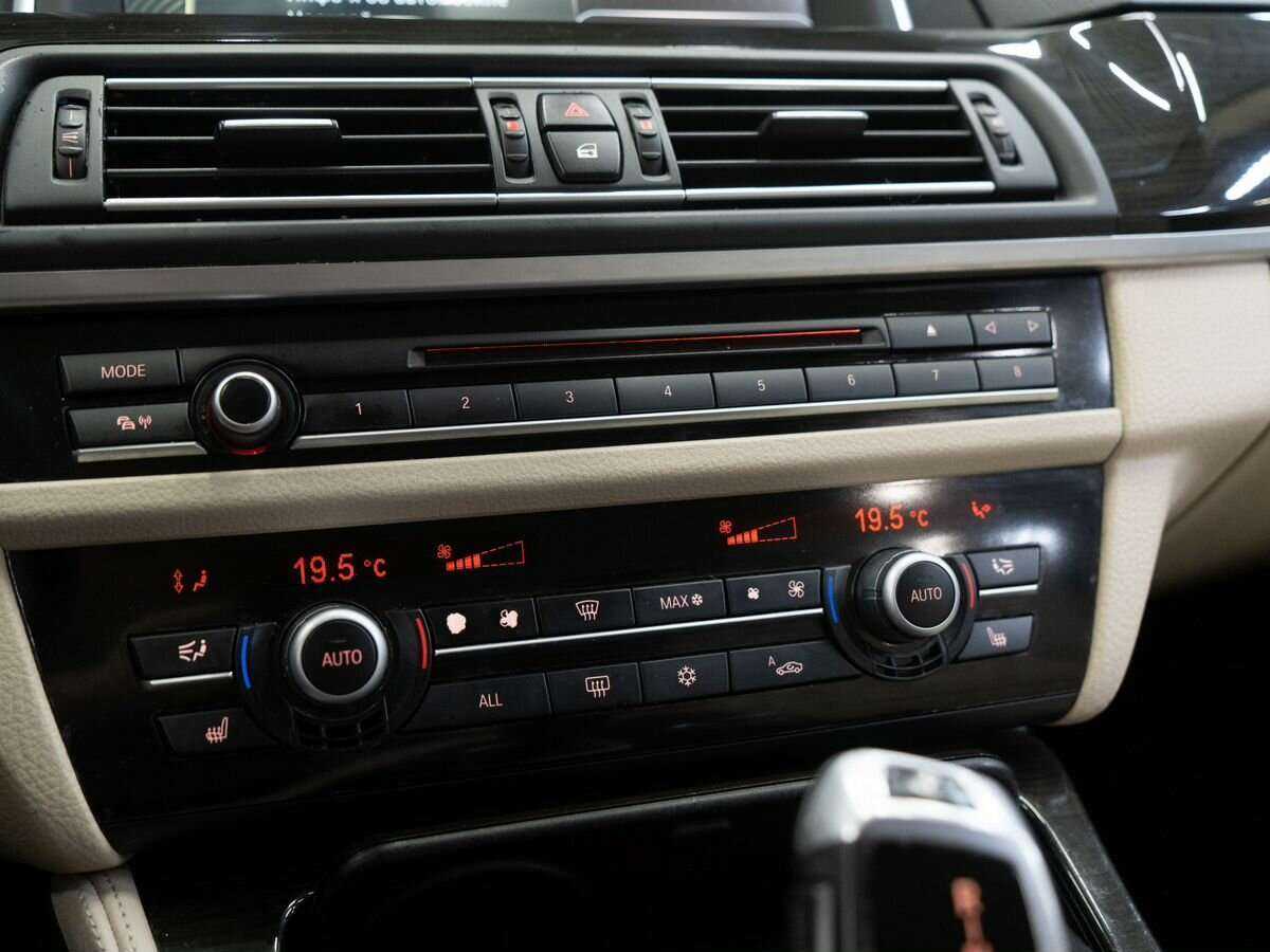 Купить BMW 5 серии 535i xDrive, 2012, 115 270 км, фото №13