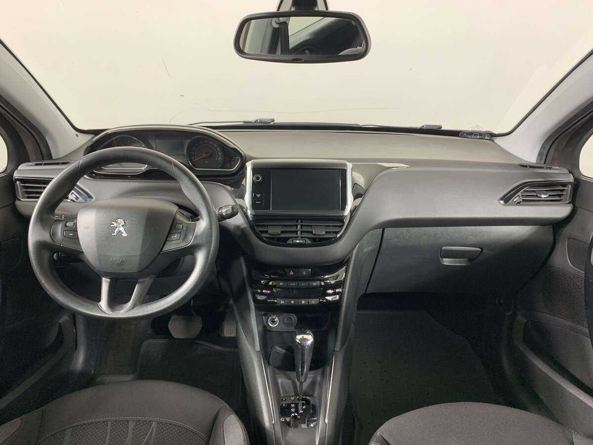 Купить Peugeot 208, 2013, 146 165 км, фото №10