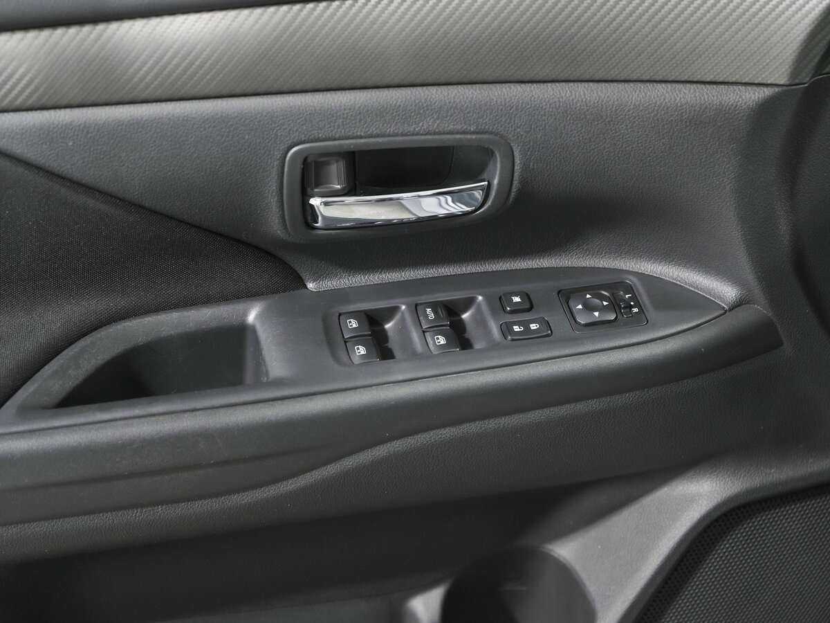 Купить Mitsubishi Outlander, 2018, 114 000 км, фото №15