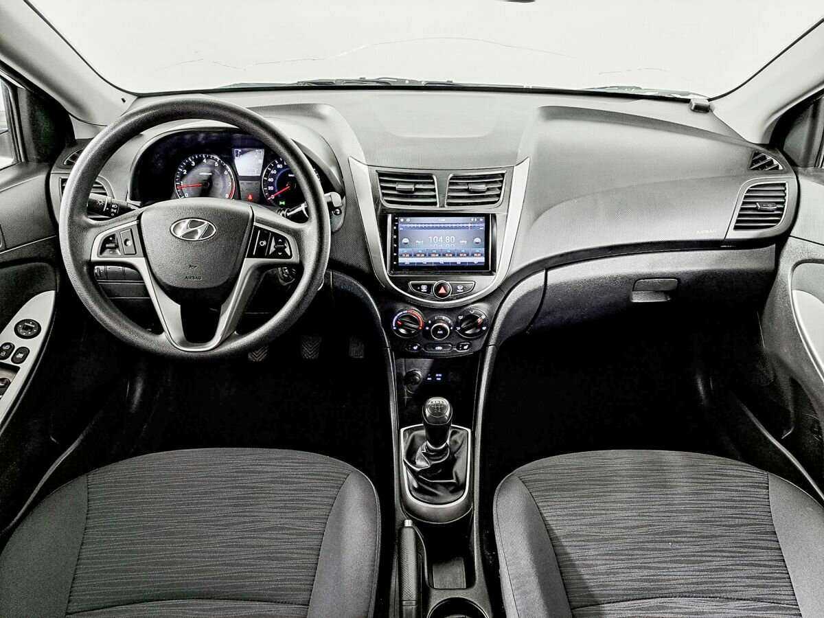 Купить Hyundai Solaris, 2016, 115 896 км, фото №10