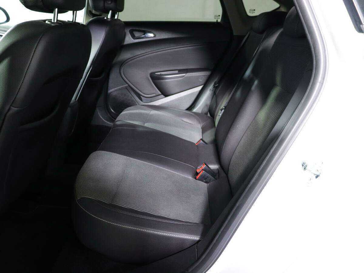 Купить Opel Astra, 2013, 98 000 км, фото №10