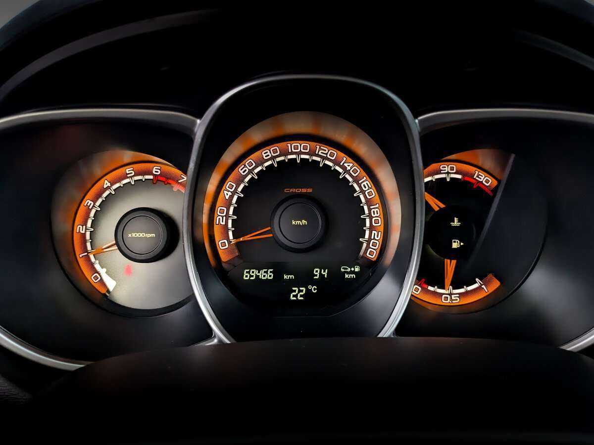 Купить Lada (ВАЗ) Vesta SW Cross, 2019, 69 459 км, фото №11