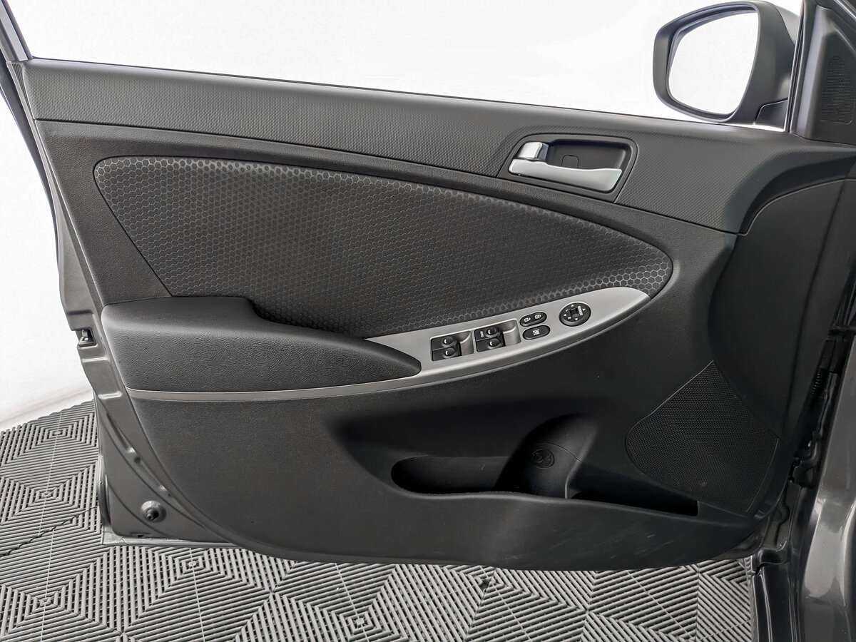 Купить Hyundai Solaris, 2016, 85 596 км, фото №15