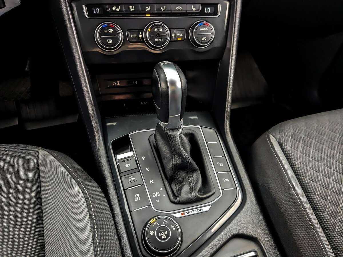 Купить Volkswagen Tiguan, 2017, 107 312 км, фото №21