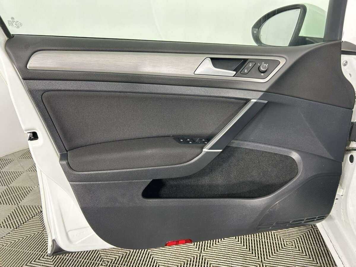 Купить Volkswagen Golf, 2015, 180 106 км, фото №8