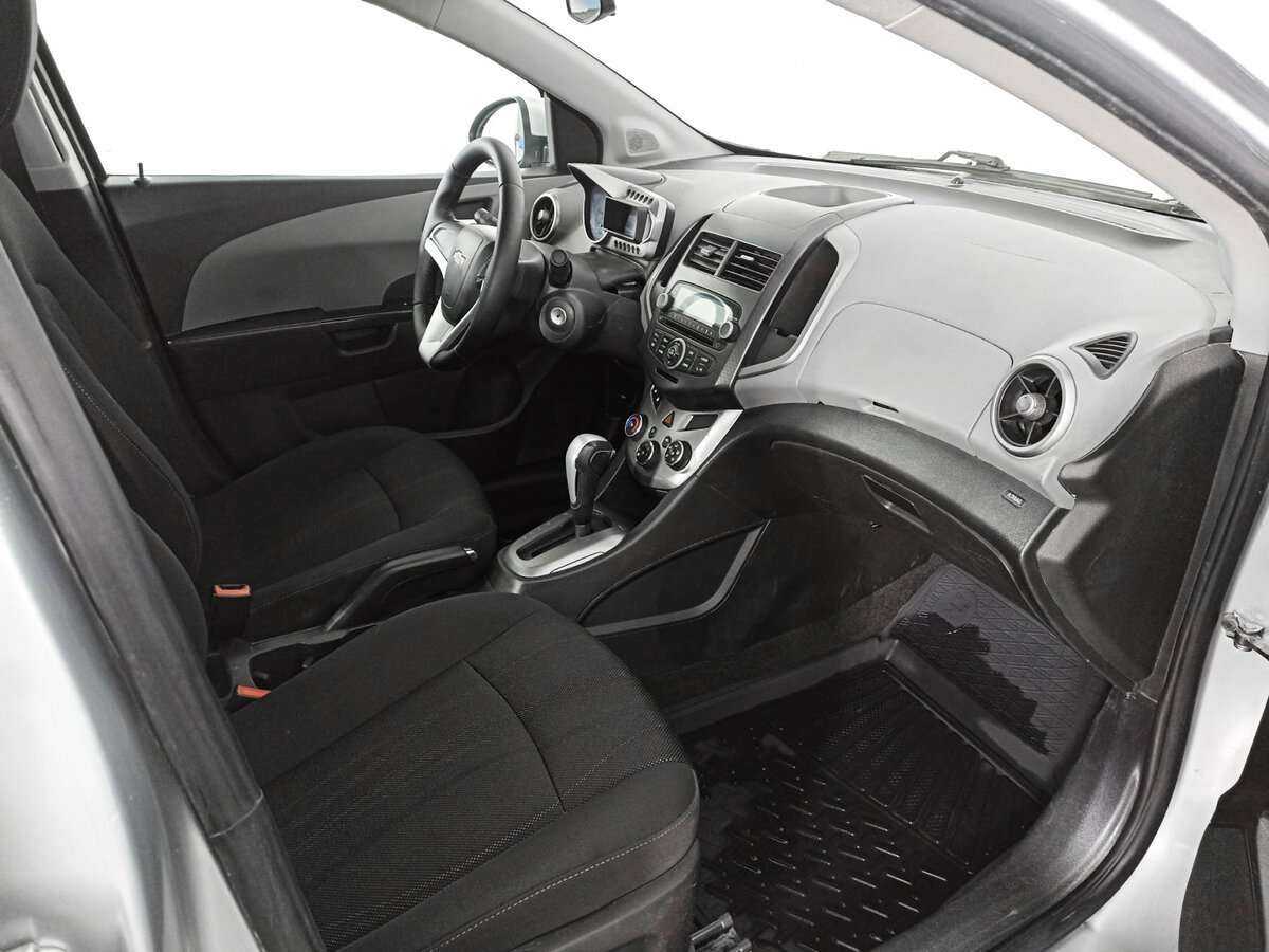 Купить Chevrolet Aveo, 2013, 142 248 км, фото №9