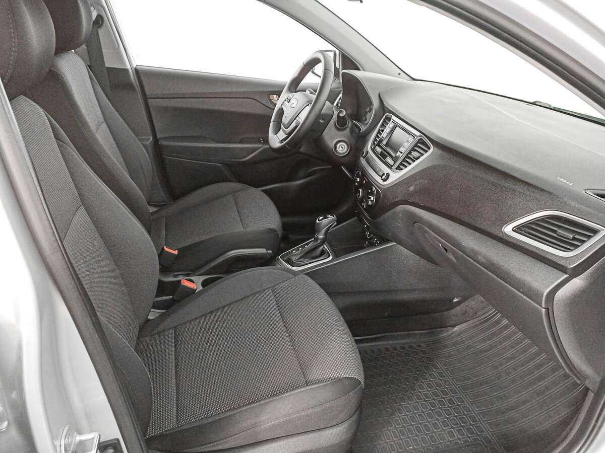 Купить Hyundai Solaris, 2017, 82 558 км, фото №9