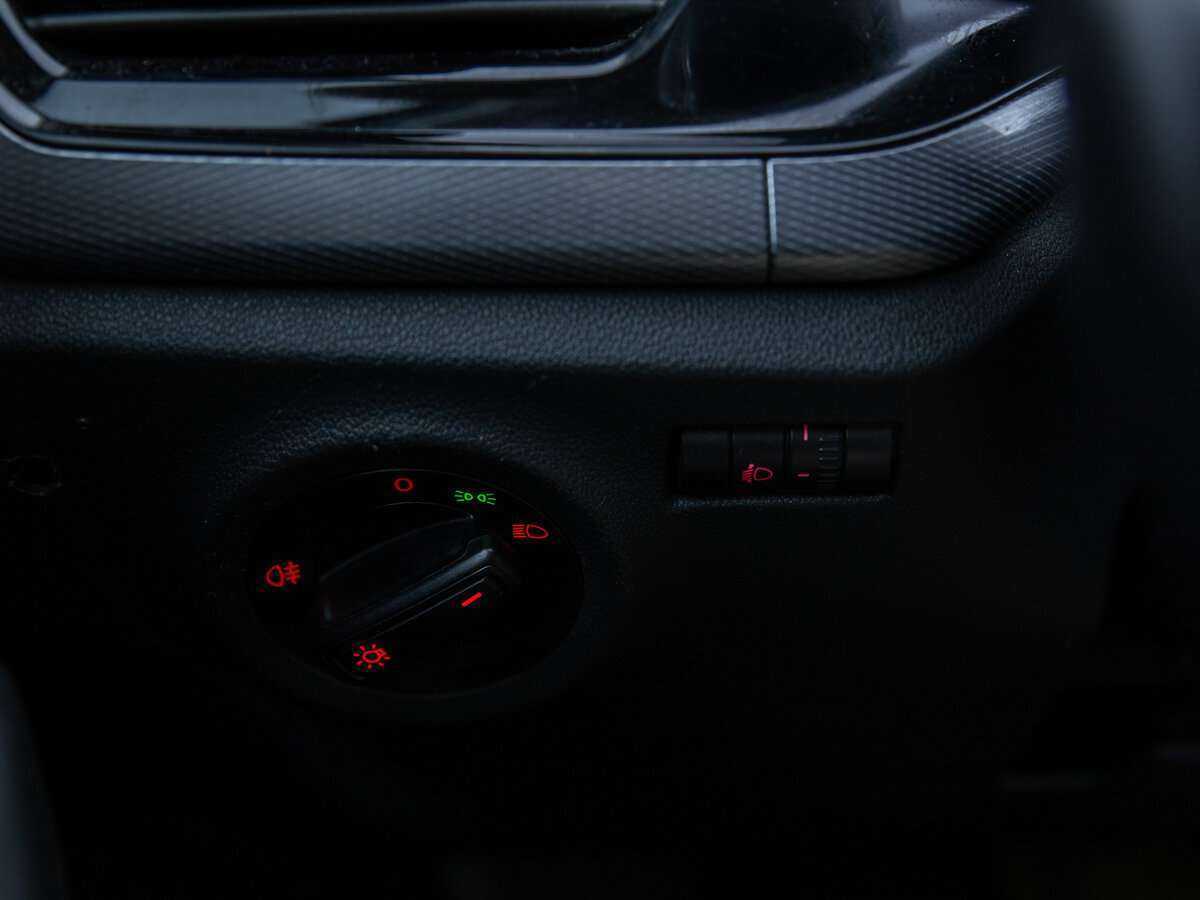 Купить Volkswagen Polo, 2020, 115 290 км, фото №10