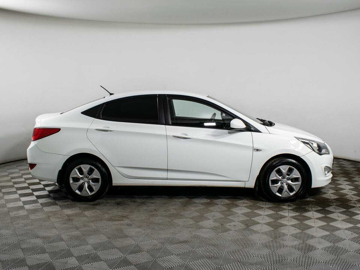 Купить Hyundai Solaris, 2016, 70 051 км, фото №4
