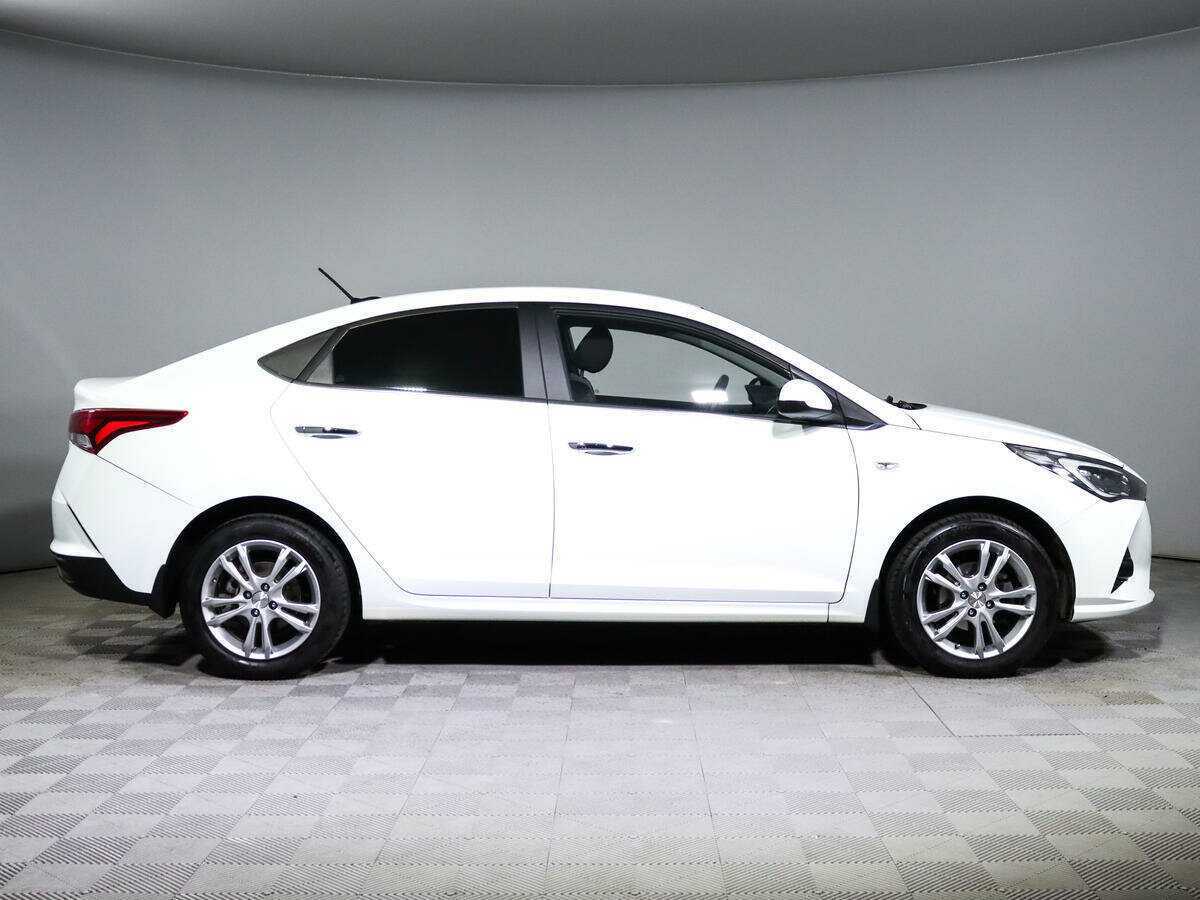 Купить Hyundai Solaris, 2020, 17 359 км, фото №4