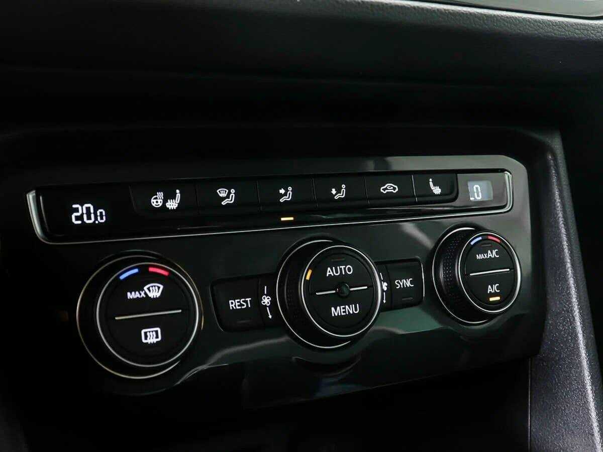 Купить Volkswagen Tiguan, 2018, 83 596 км, фото №16