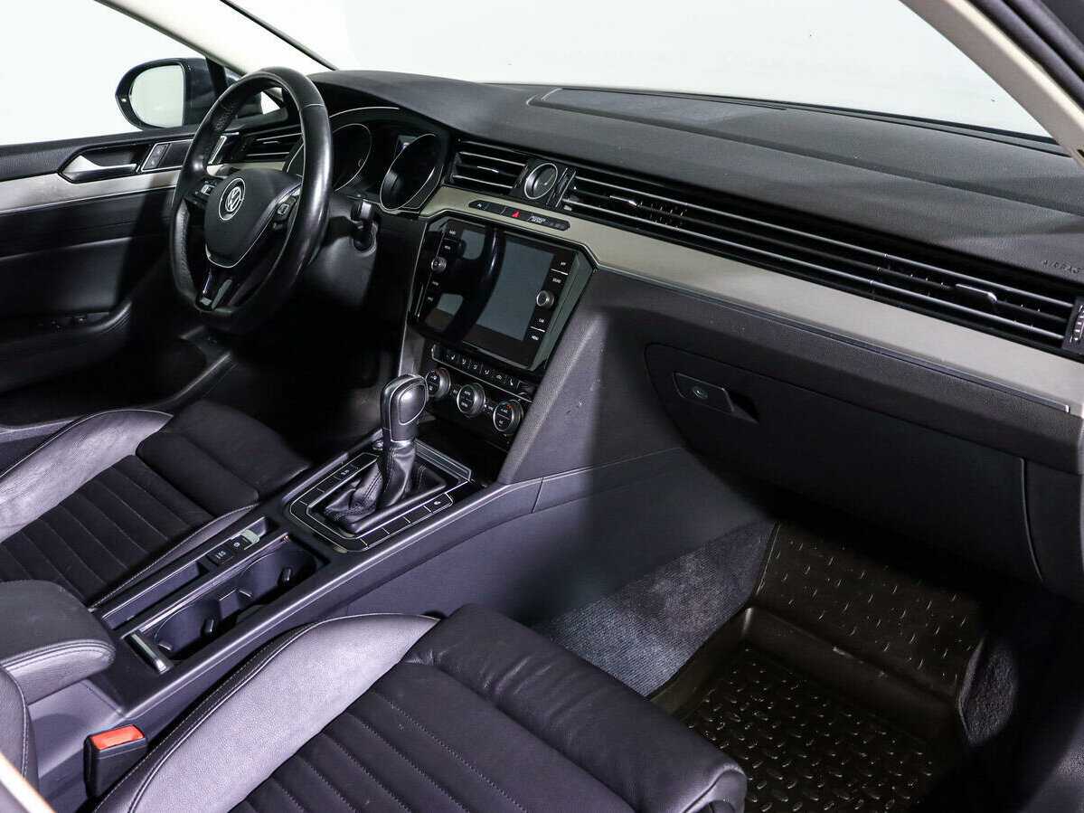 Купить Volkswagen Passat, 2017, 187 575 км, фото №7