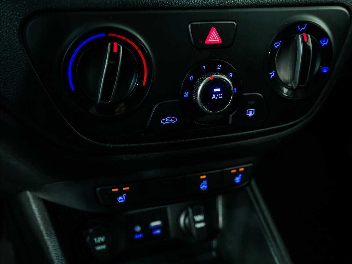 Купить Hyundai Solaris, 2018, 116 027 км, фото №13