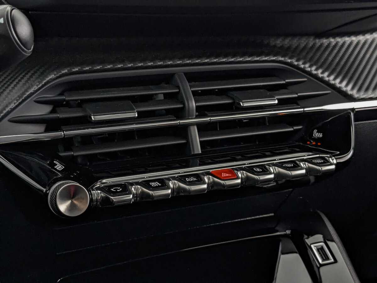 Купить Peugeot 2008 6AT, 2020, 54 859 км, фото №17
