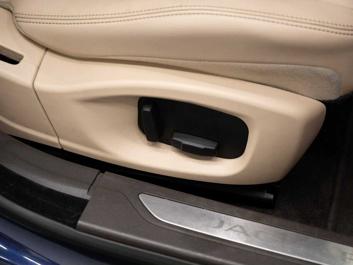 Купить Jaguar XF, 2017, 120 000 км, фото №15