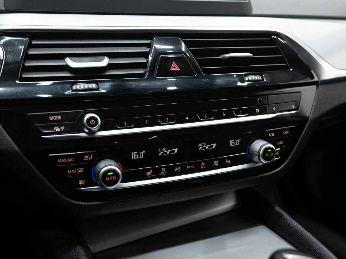 Купить BMW 5 серии 520d, 2018, 155 280 км, фото №23