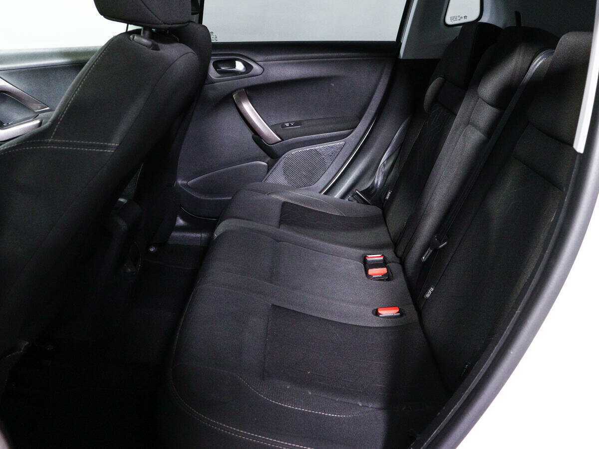 Купить Peugeot 2008, 2014, 192 873 км, фото №8