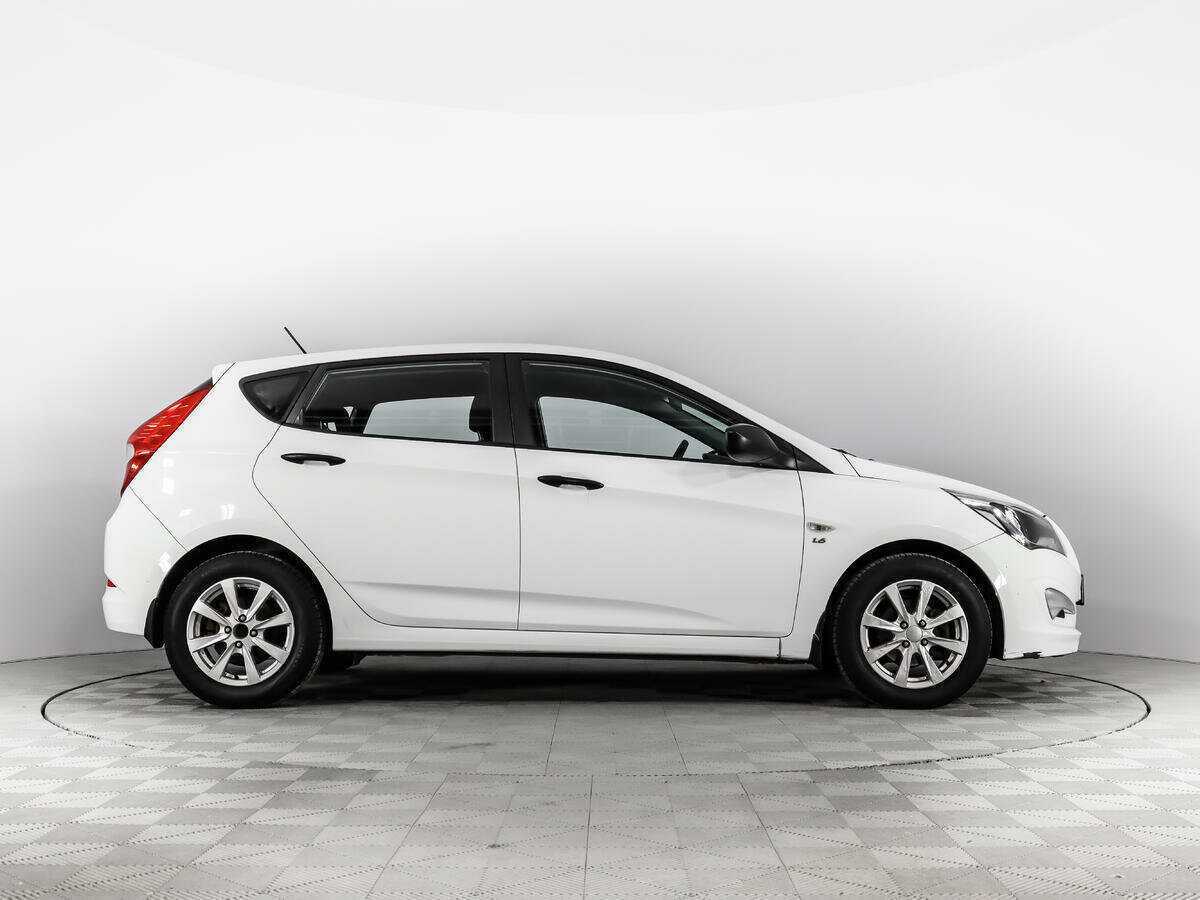 Купить Hyundai Solaris, 2015, 105 092 км, фото №4