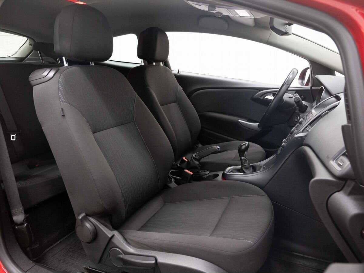 Купить Opel Astra GTC, 2012, 320 317 км, фото №13