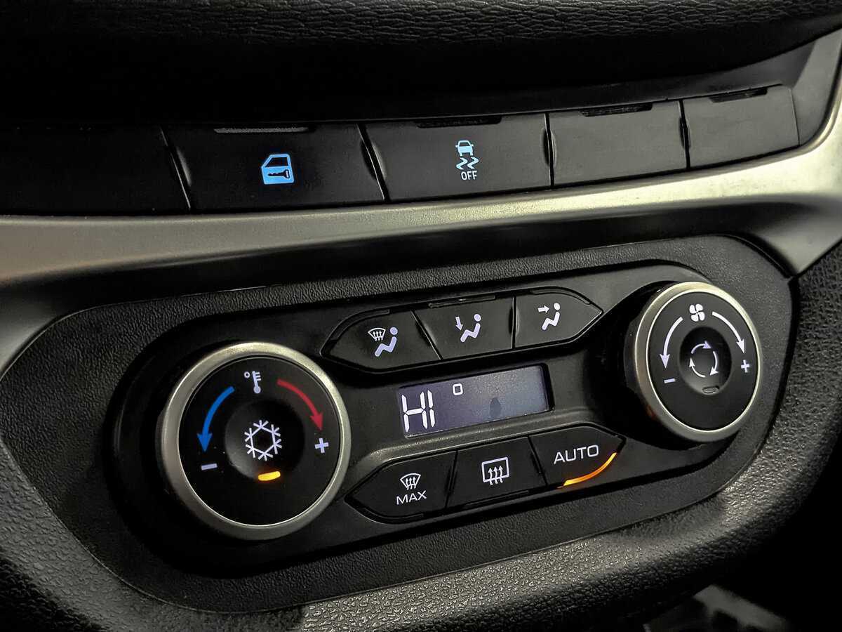 Купить Lada (ВАЗ) Vesta SW Cross, 2018, 127 132 км, фото №20