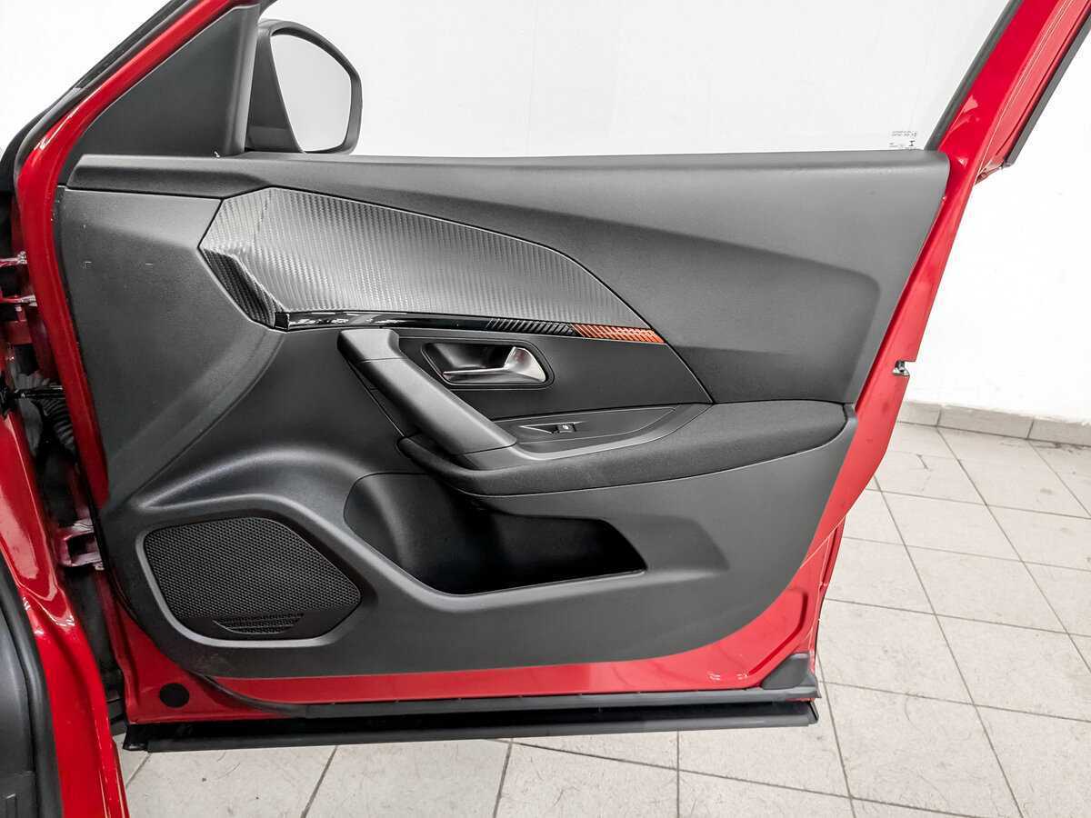 Купить Peugeot 2008 6AT, 2022, 16 797 км, фото №21