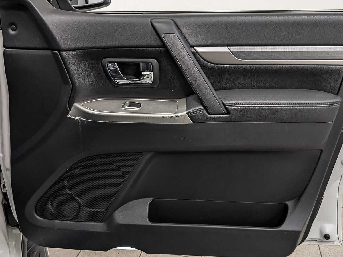 Купить Mitsubishi Pajero, 2015, 235 560 км, фото №24