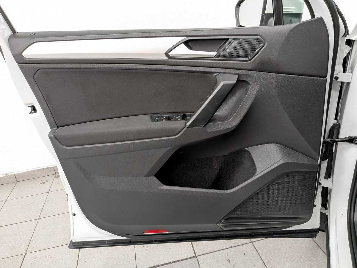 Купить Volkswagen Tiguan, 2021, 131 780 км, фото №18