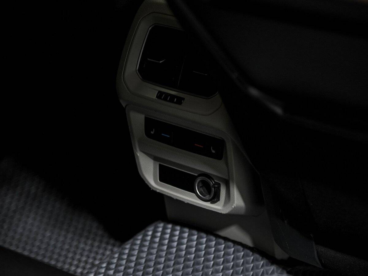 Купить Volkswagen Tiguan, 2017, 152 847 км, фото №16