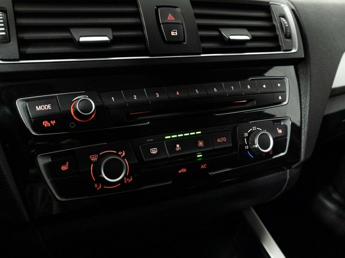 Купить BMW 1 серии 118i, 2017, 85 300 км, фото №17