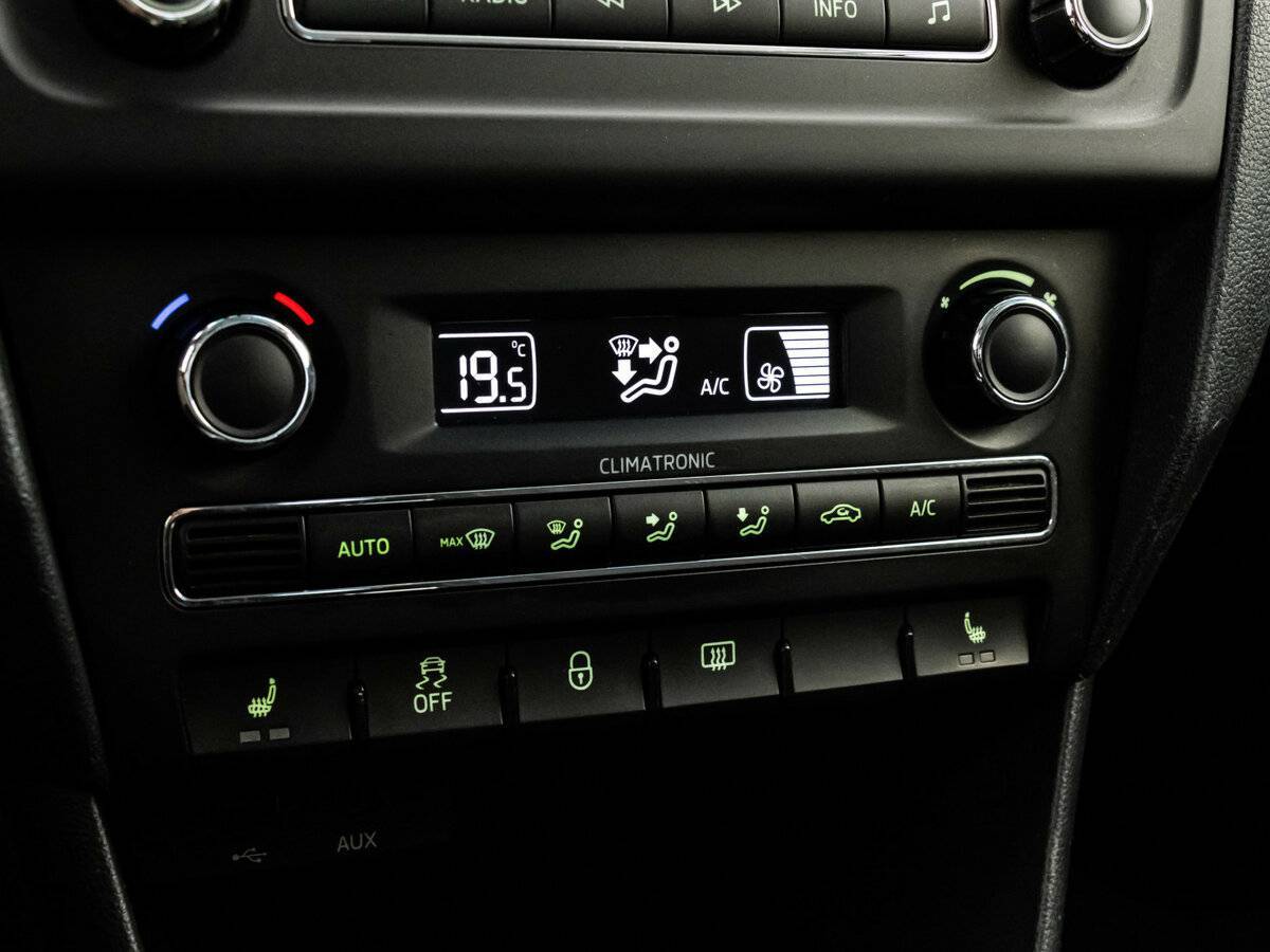 Купить Skoda Rapid, 2015, 150 162 км, фото №13