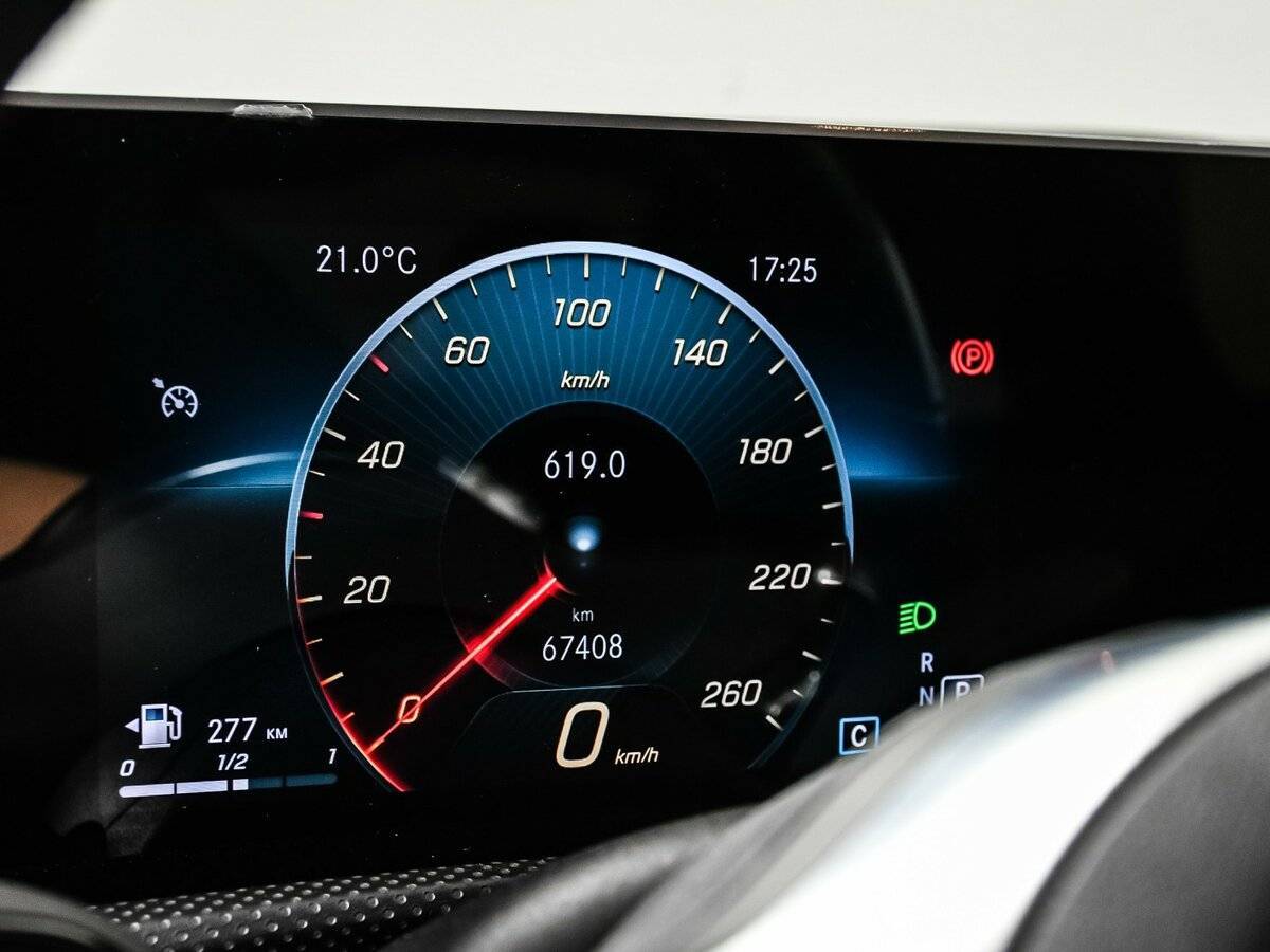 Купить Mercedes-Benz CLA 200, 2019, 66 210 км, фото №10