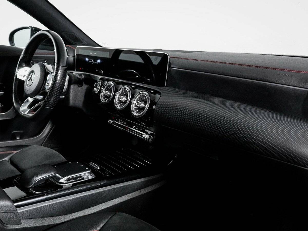 Купить Mercedes-Benz CLA 200, 2019, 105 361 км, фото №9