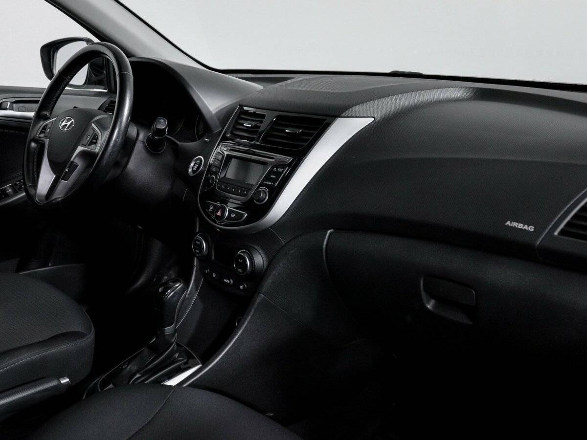 Купить Hyundai Solaris, 2015, 73 940 км, фото №6