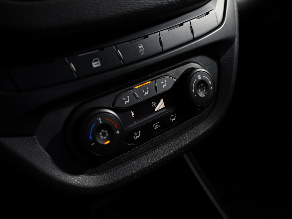 Купить Lada (ВАЗ) Vesta I, 2017, 180 226 км, фото №13